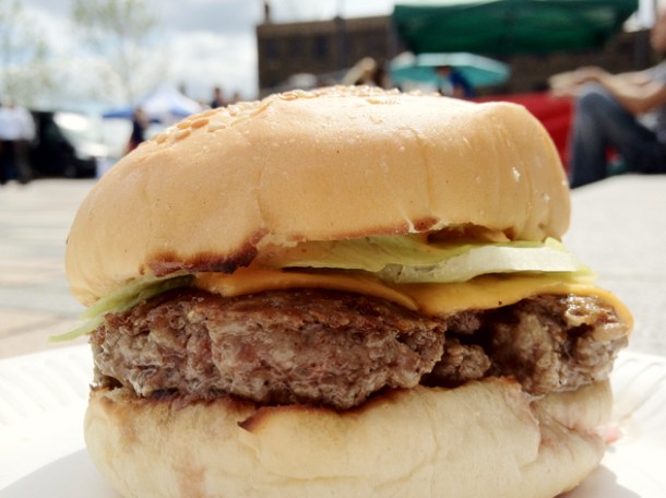 bleecker single patty cheeseburger