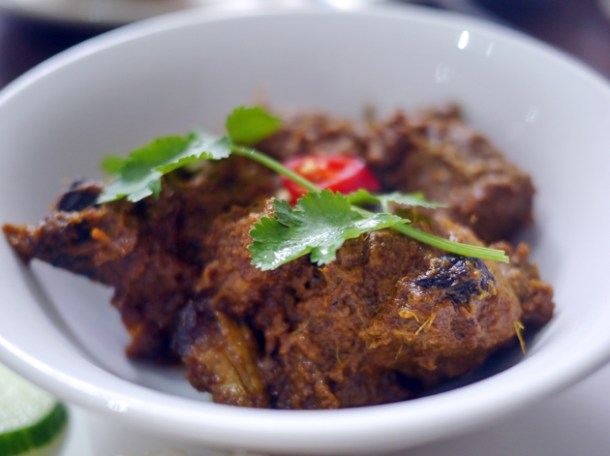 beef rendang at roti king