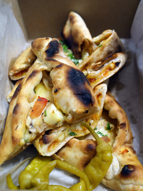 chicken and halloumi pide from pide oven