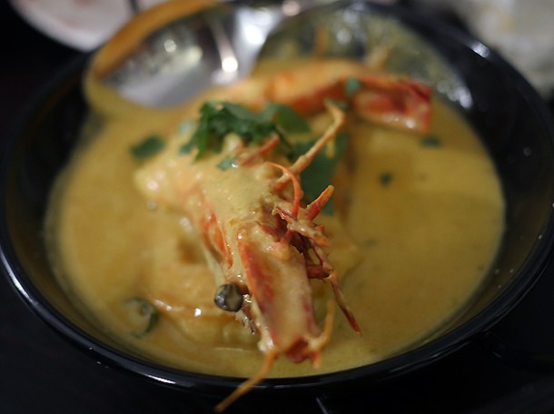 lemongrass tiger prawns at calcutta street