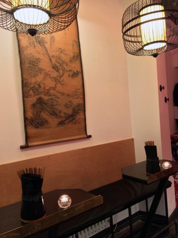 single seater tables at daddy bao