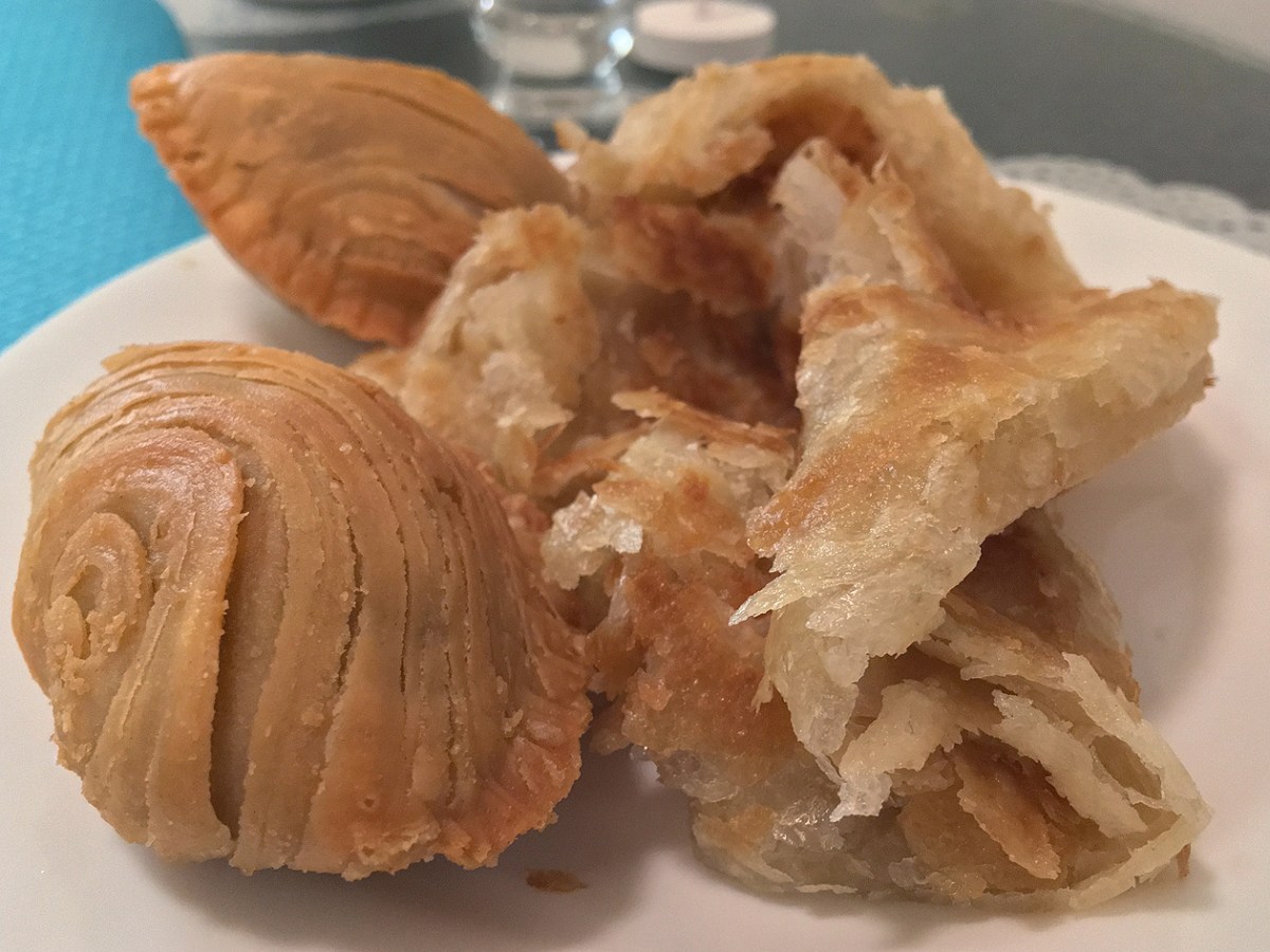 illustrative photo of the sardine curry puff and roti canai at Normah's Cafe