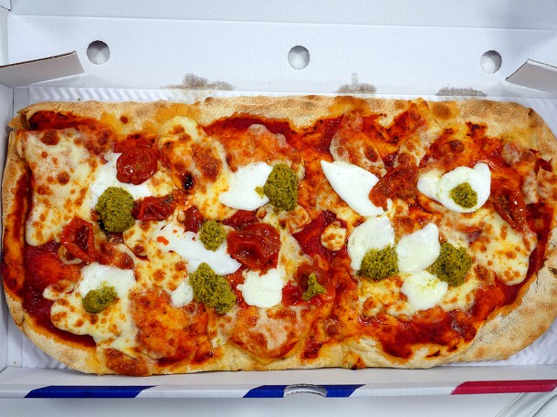 illustrative photo of the pinsa margherita from Bella Italia The Strand
