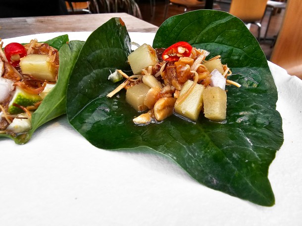 illustrative photo of the betel leaf miang at Begging Bowl
