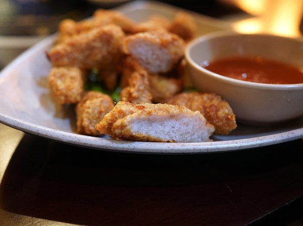 illustrative photo of the fried fermented pork roll at Pho Thuy Tay